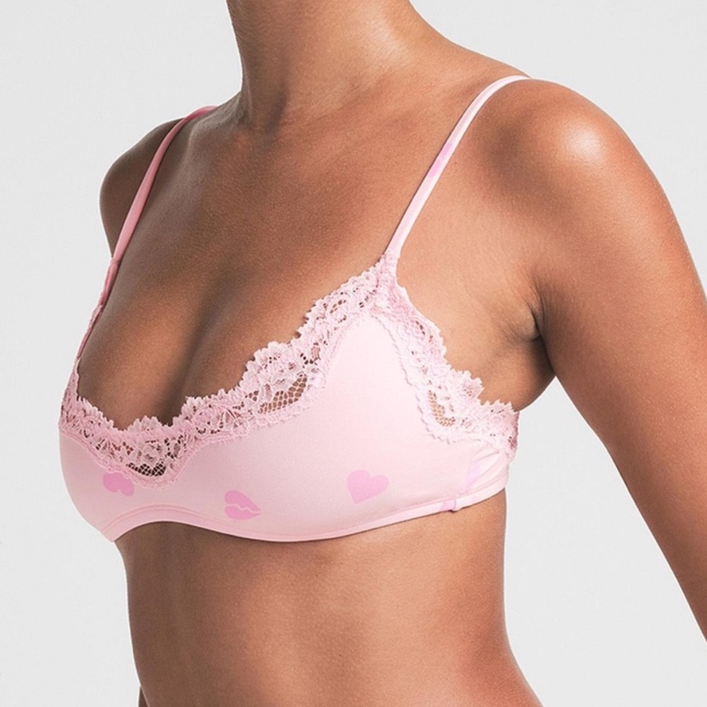 SKIMS Pink Heart Lace Trim Bra XL limited edition